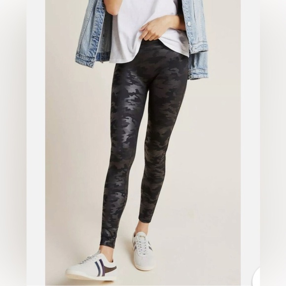 SPANX Pants - Spanx Faux Leather  Camo Leggings Size Small